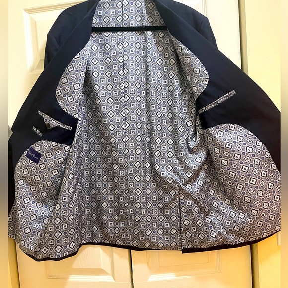 Alan Fusser Elegantly Designed Blazer - Picture 2 of 6